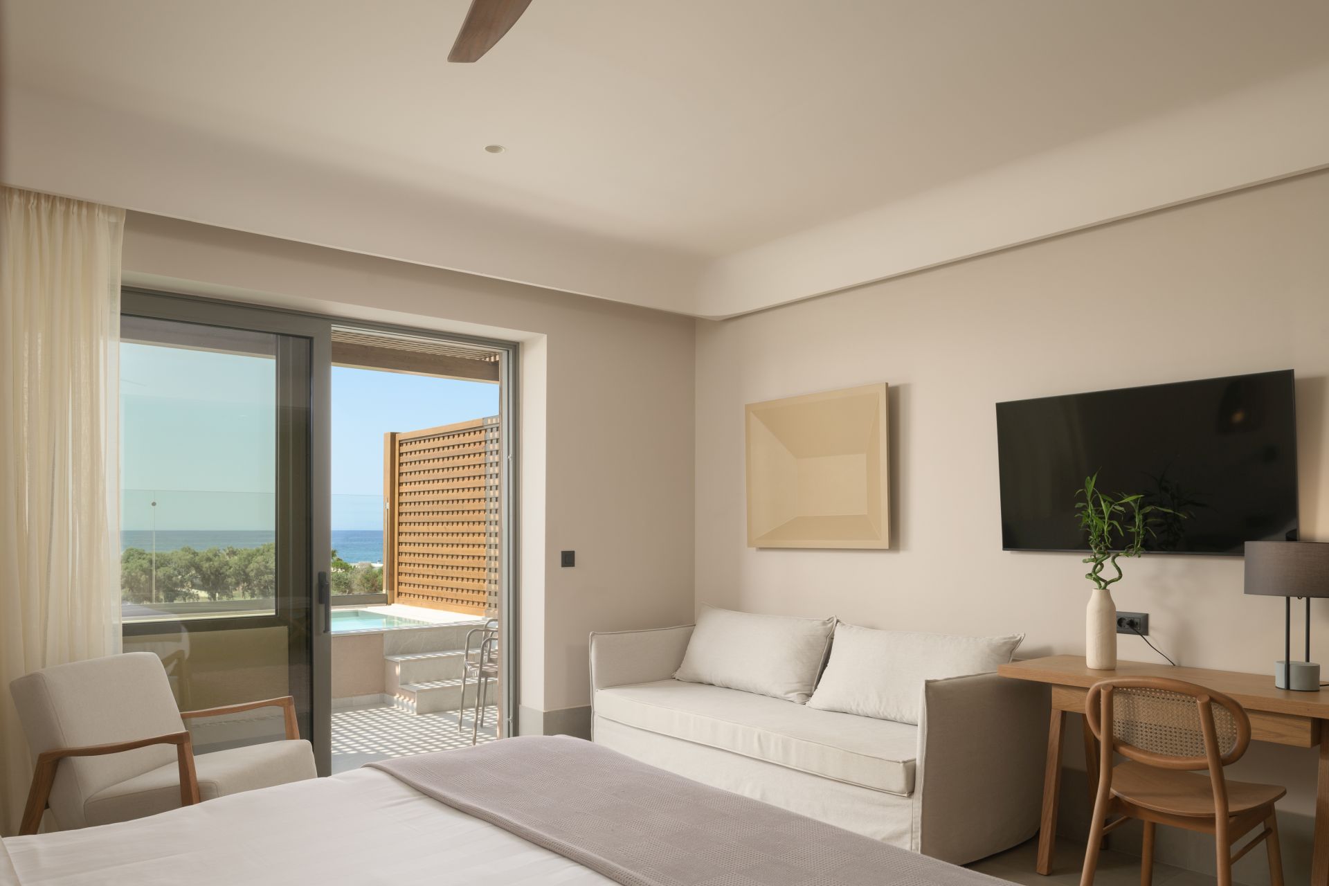 PARALOS VENUS SUITES